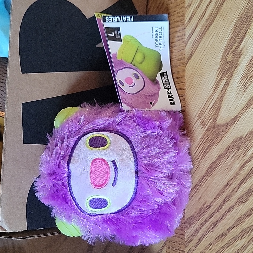 NWT Barkbox Super Chewer Torbert the troll size large rip + reveal